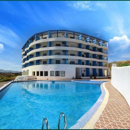 Studio Avec Piscine Et Wifi A Cabonegro Cabo Negro Exterior photo
