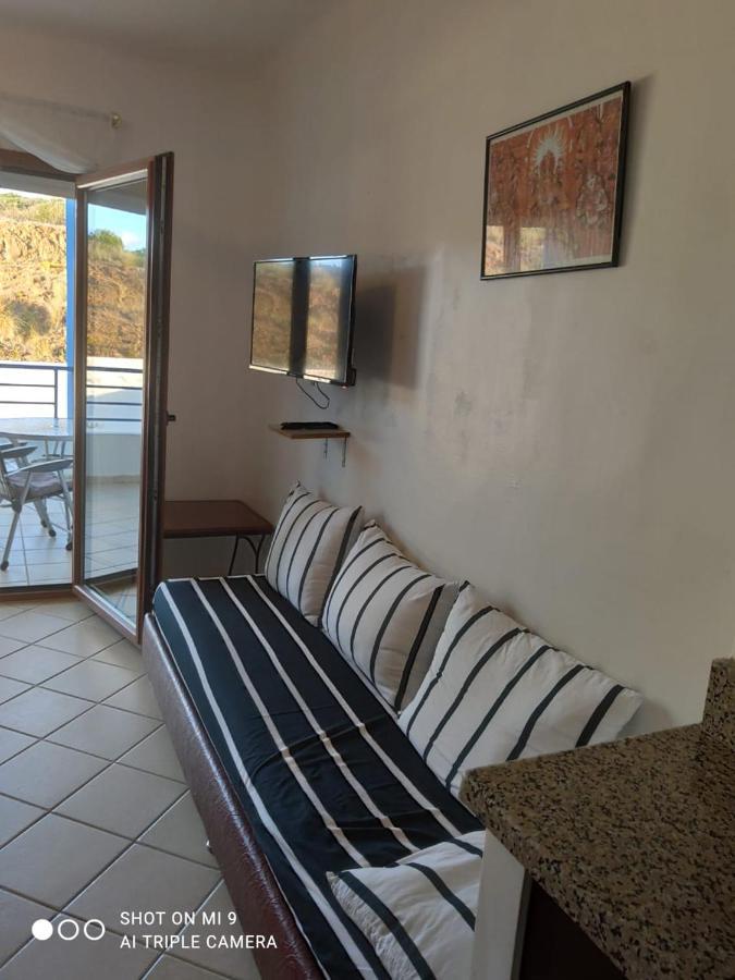 Studio Avec Piscine Et Wifi A Cabonegro Cabo Negro Exterior photo